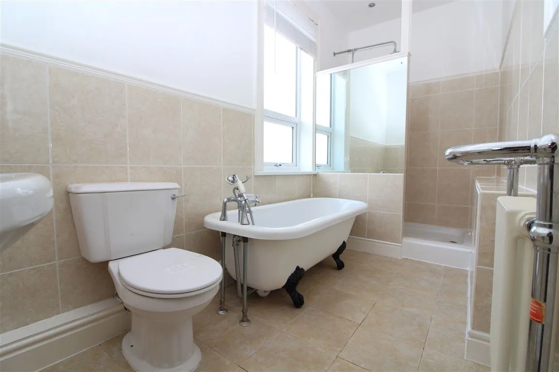 Lytham St. Annes, Lancashire, FY8 5EY - Online Auctions