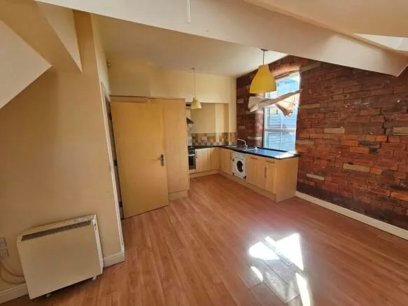 Cleckheaton, West Yorkshire, BD19 4DJ - Online Auctions