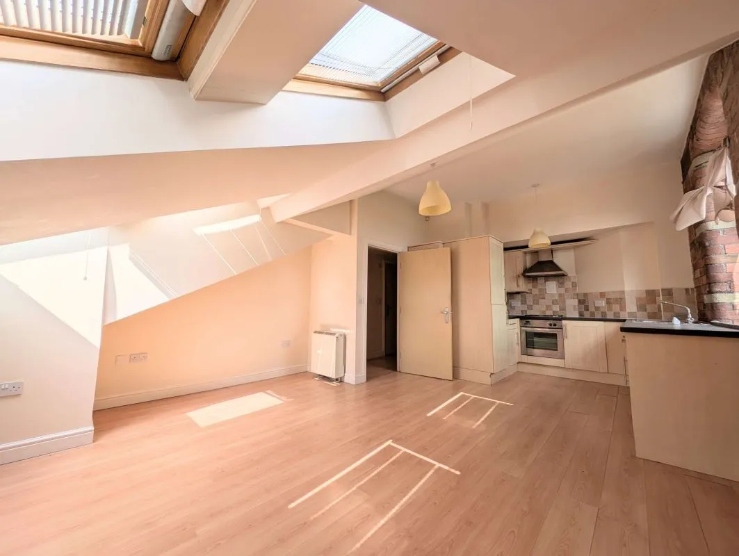 Cleckheaton, West Yorkshire, BD19 4DJ - Online Auctions