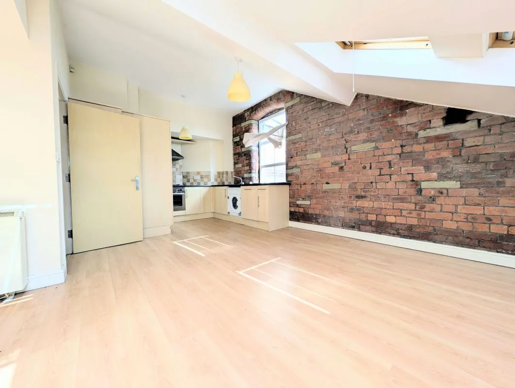 Cleckheaton, West Yorkshire, BD19 4DJ - Online Auctions