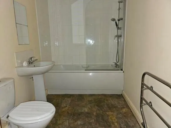Cleckheaton, West Yorkshire, BD19 4DJ - Online Auctions