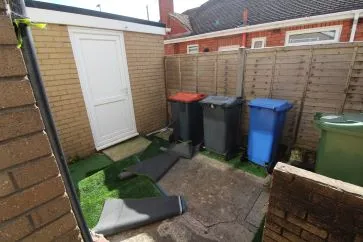 Property for Auction in North West - 2 Ashley Court, Poulton-Le-Fylde, Lancashire FY6 7SH