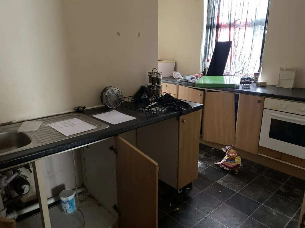 Nuneaton, Warwickshire, CV10 8LF - Online Auctions