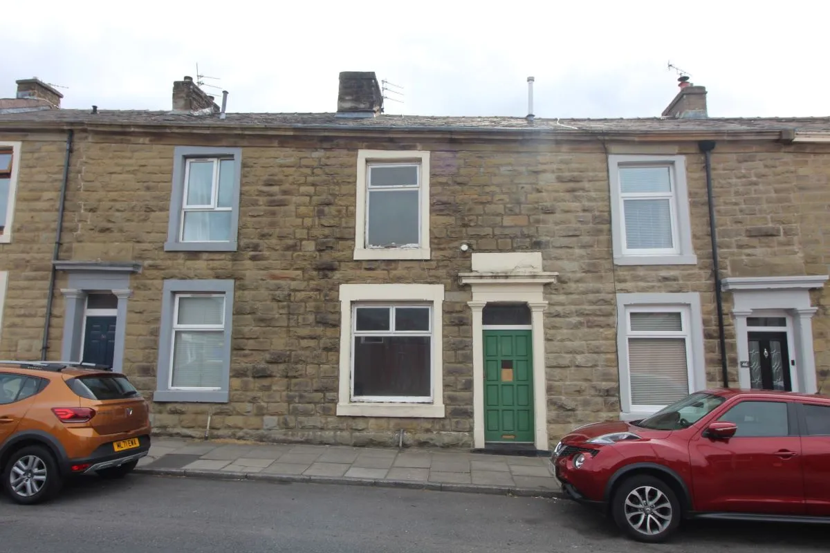 Clayton le Moors, Accrington, Lancashire, BB5 5PZ - Online Auctions