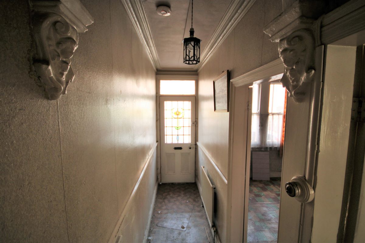 Mansfield, Nottinghamshire, NG18 5PF - Online Auctions