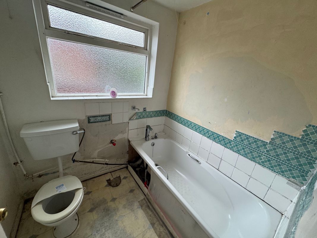Nottingham, Nottinghamshire, NG7 6FZ - Online Auctions