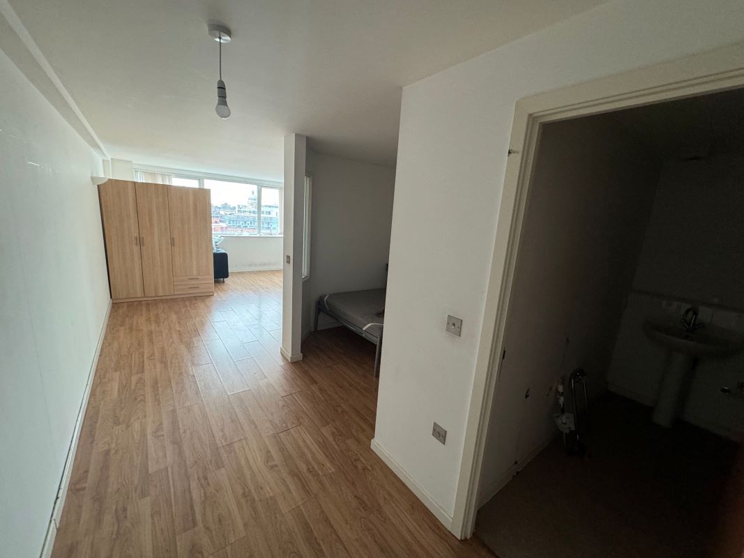 Marco Island, Nottingham, Nottinghamshire, NG1 1AT - Online Auctions