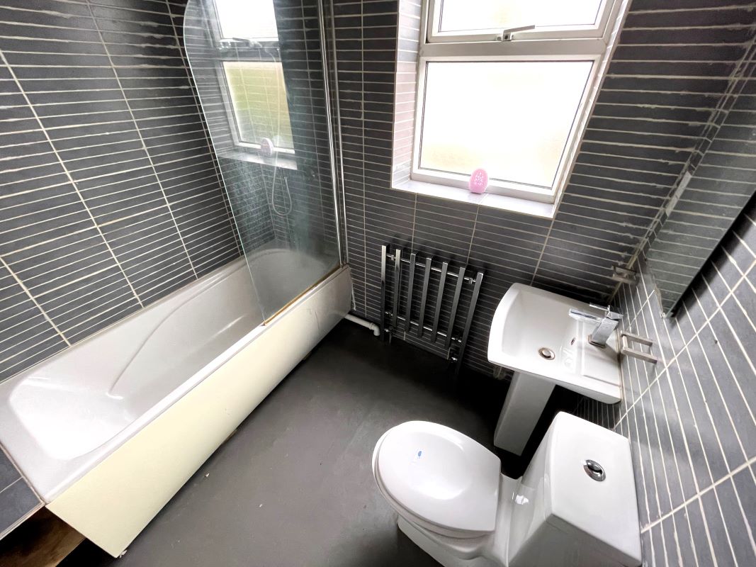 Nottingham, Nottinghamshire, NG7 7GJ - Online Auctions