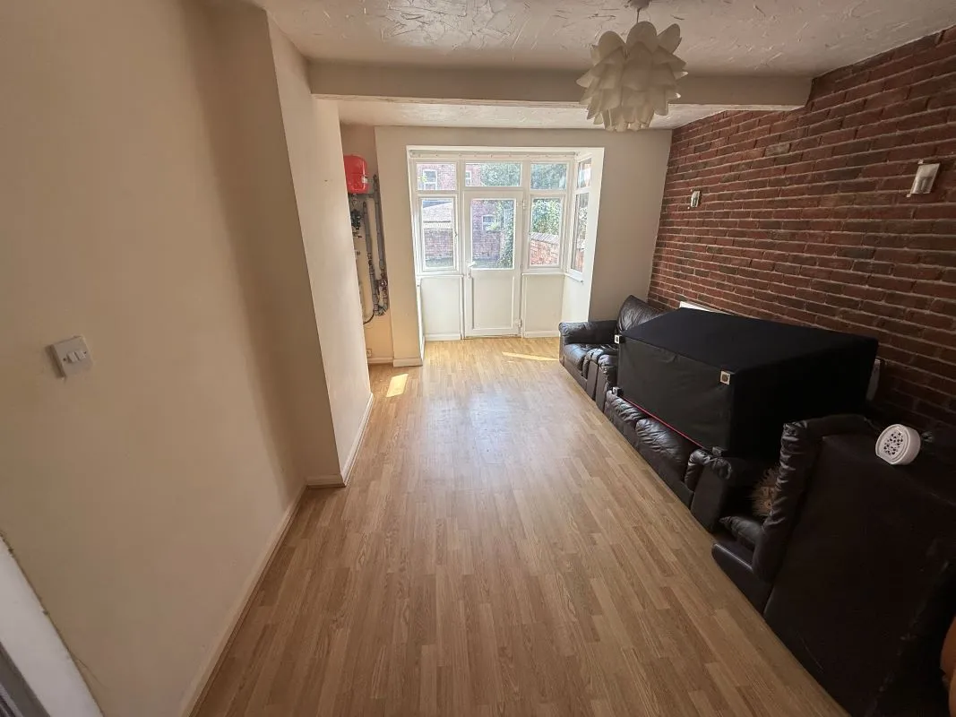 Beeston, Nottingham, Nottinghamshire, NG9 1BB - Online Auctions