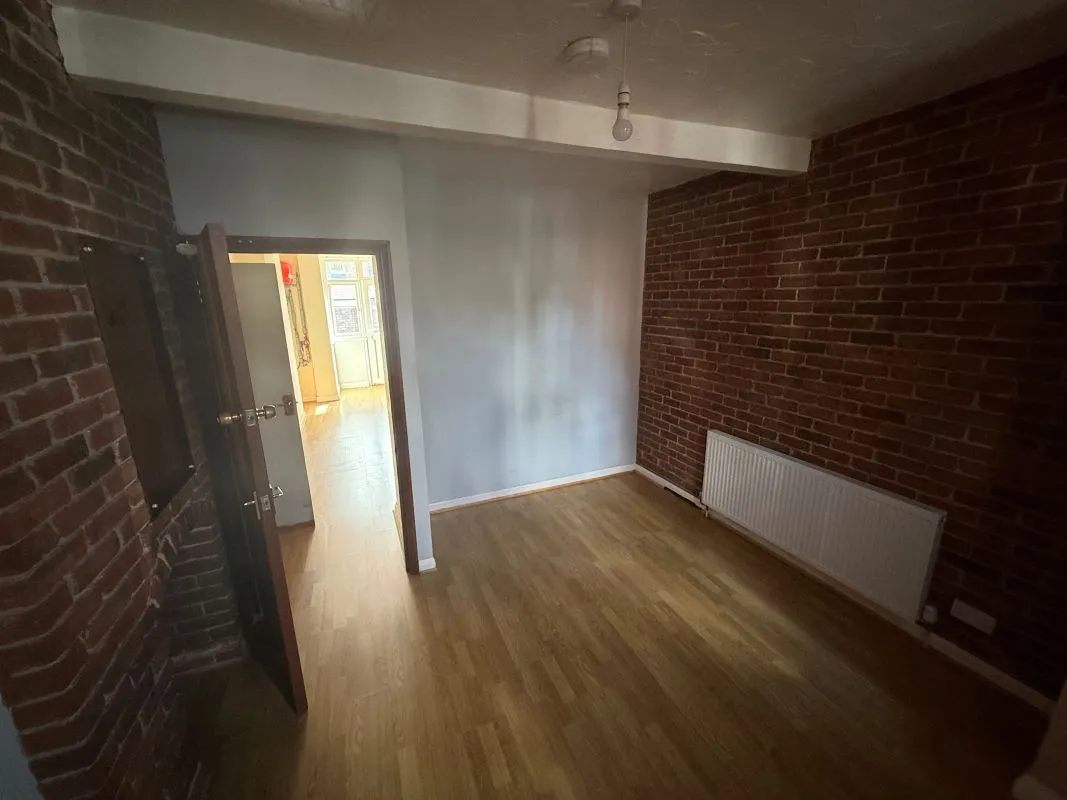 Beeston, Nottingham, Nottinghamshire, NG9 1BB - Online Auctions