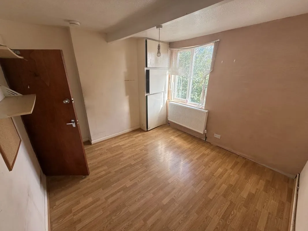 Beeston, Nottingham, Nottinghamshire, NG9 1BB - Online Auctions