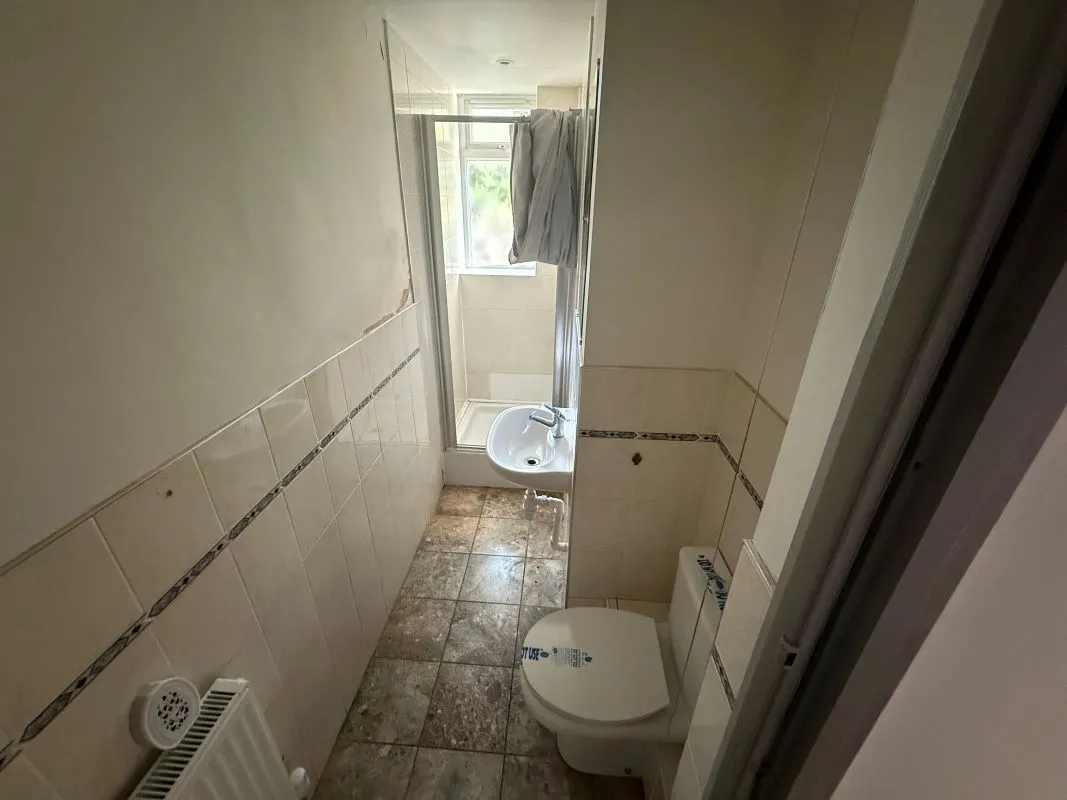 Beeston, Nottingham, Nottinghamshire, NG9 1BB - Online Auctions