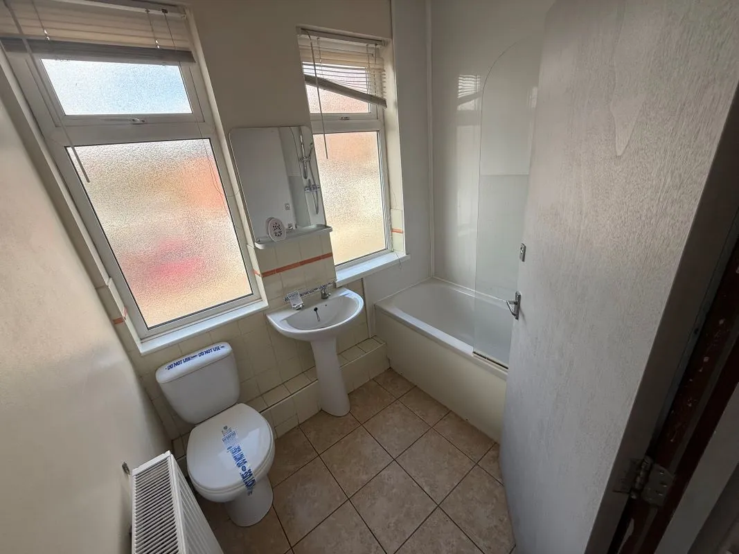 Beeston, Nottingham, Nottinghamshire, NG9 1BB - Online Auctions