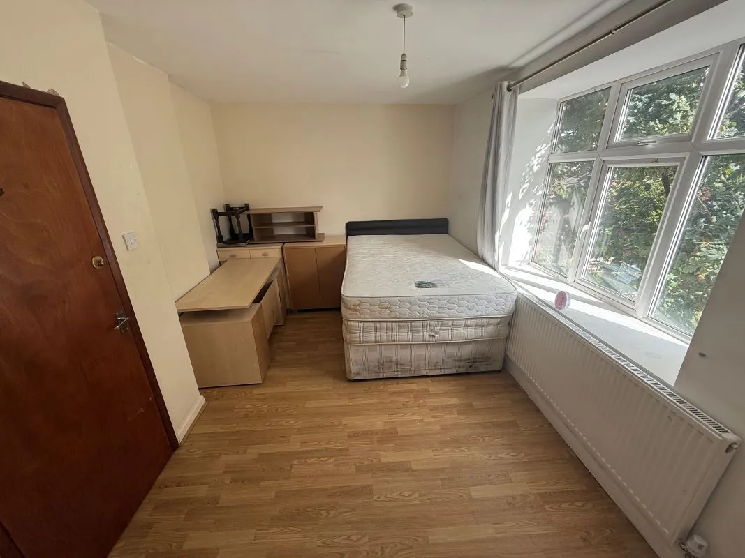 Beeston, Nottingham, Nottinghamshire, NG9 1BB - Online Auctions