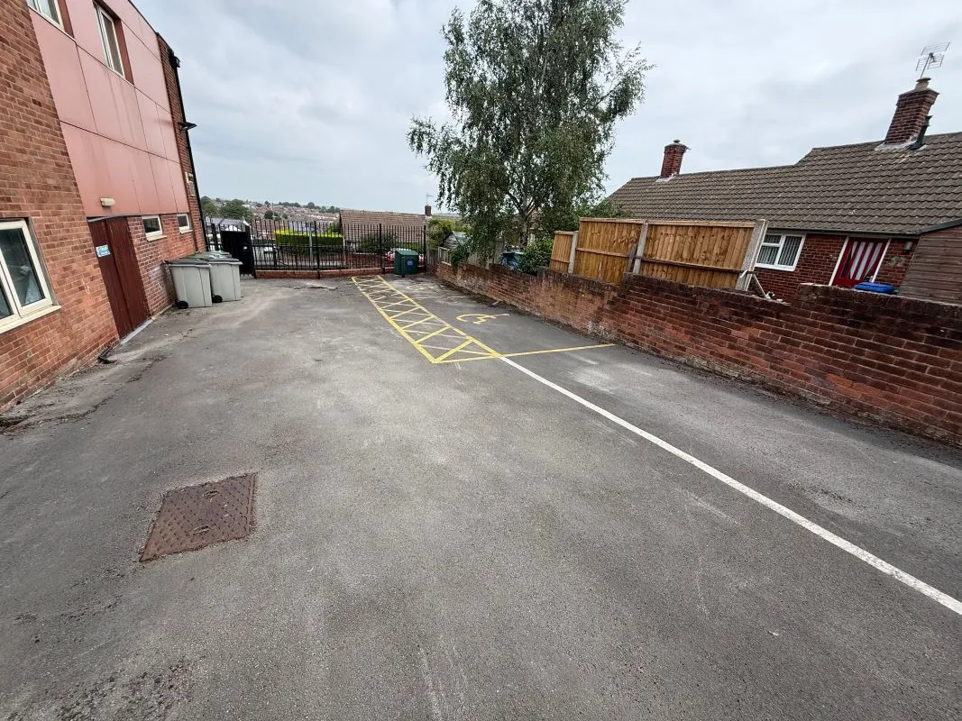 Mansfield, Nottinghamshire, NG19 6QB - Online Auctions