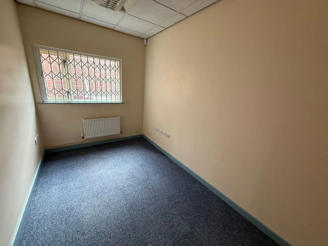 Mansfield, Nottinghamshire, NG19 6QB - Online Auctions