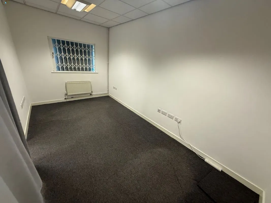 Mansfield, Nottinghamshire, NG19 6QB - Online Auctions