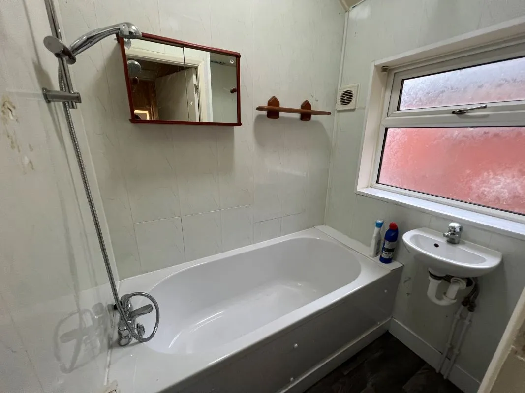 Worksop, Nottinghamshire, S80 1TF - Online Auctions