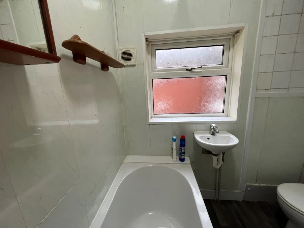 Worksop, Nottinghamshire, S80 1TF - Online Auctions