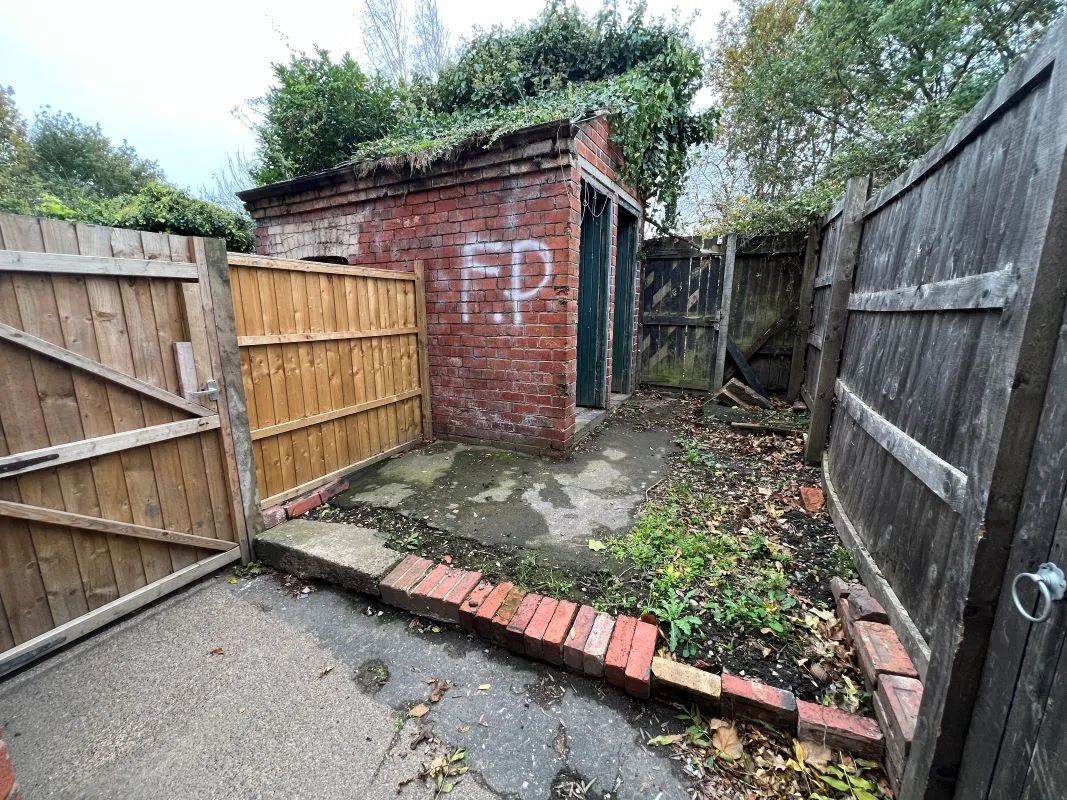 Worksop, Nottinghamshire, S80 1TF - Online Auctions