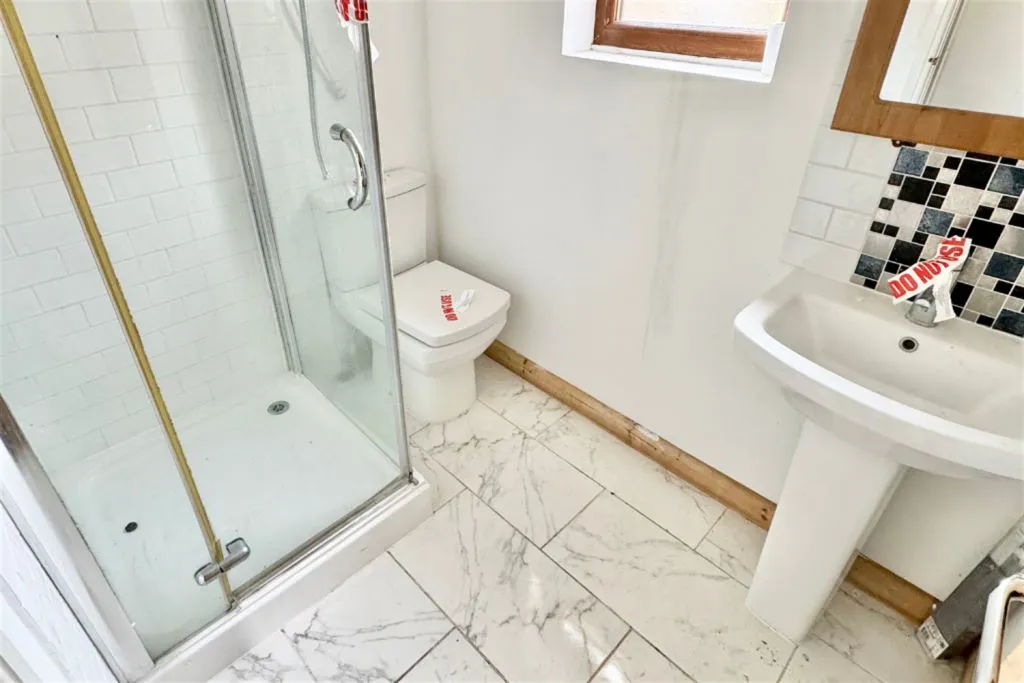 Beeston, Nottingham, Nottinghamshire, NG9 3HW - Online Auctions