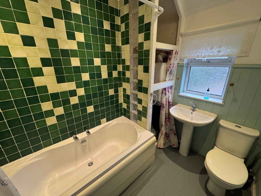 Ripley, Derbyshire, DE5 3HR - Online Auctions
