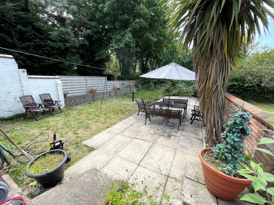 Worksop, Nottinghamshire, S80 2BQ - Online Auctions