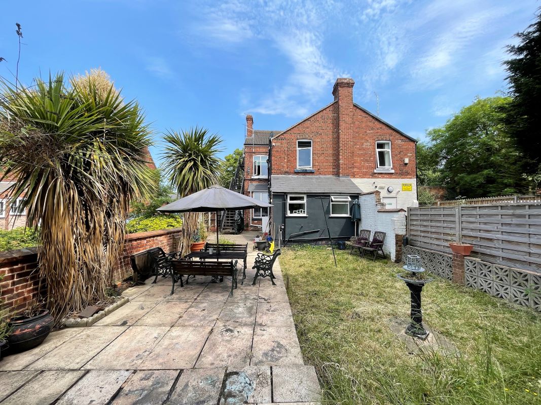Worksop, Nottinghamshire, S80 2BQ - Online Auctions