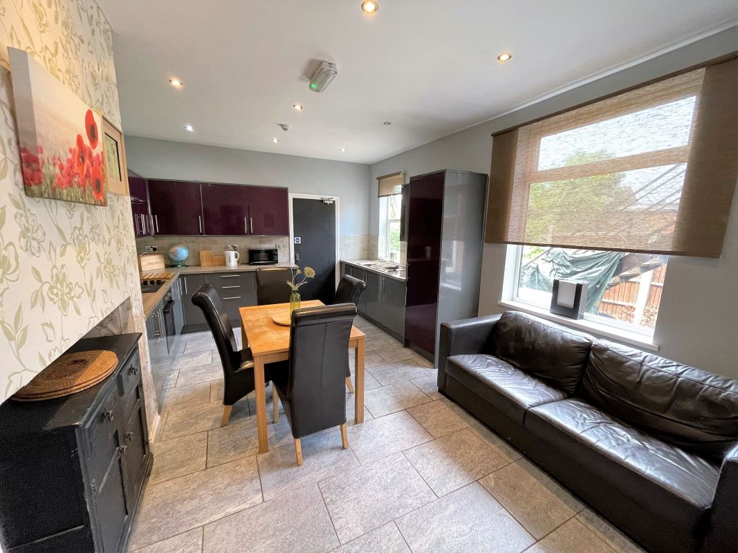 Worksop, Nottinghamshire, S80 2BQ - Online Auctions