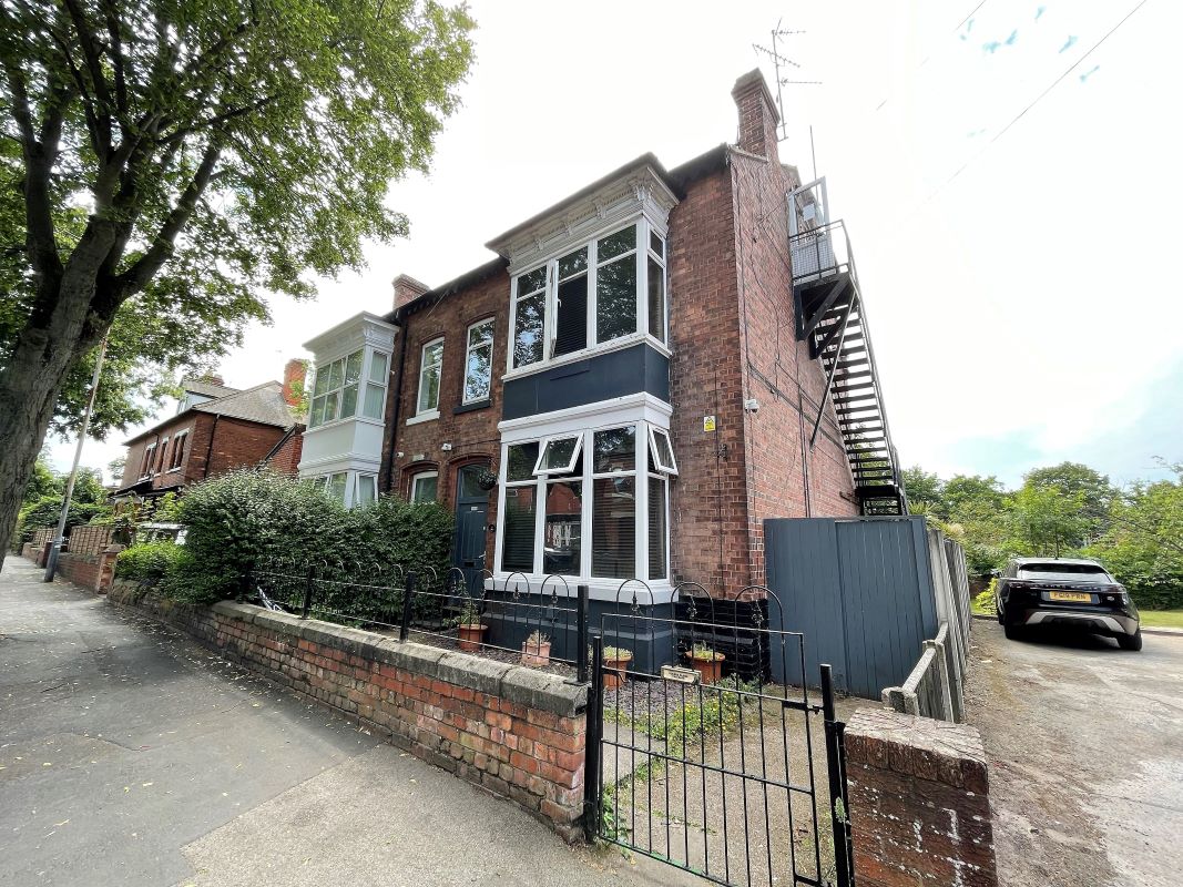 Worksop, Nottinghamshire, S80 2BQ - Online Auctions