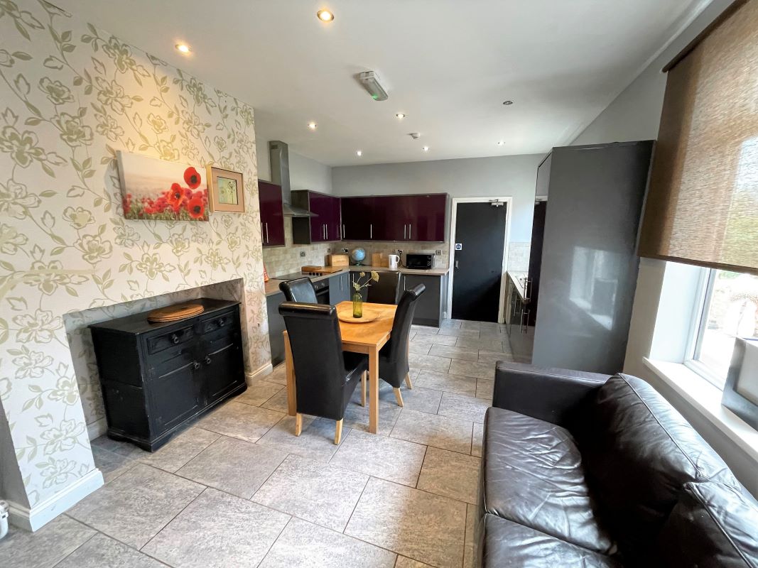 Worksop, Nottinghamshire, S80 2BQ - Online Auctions