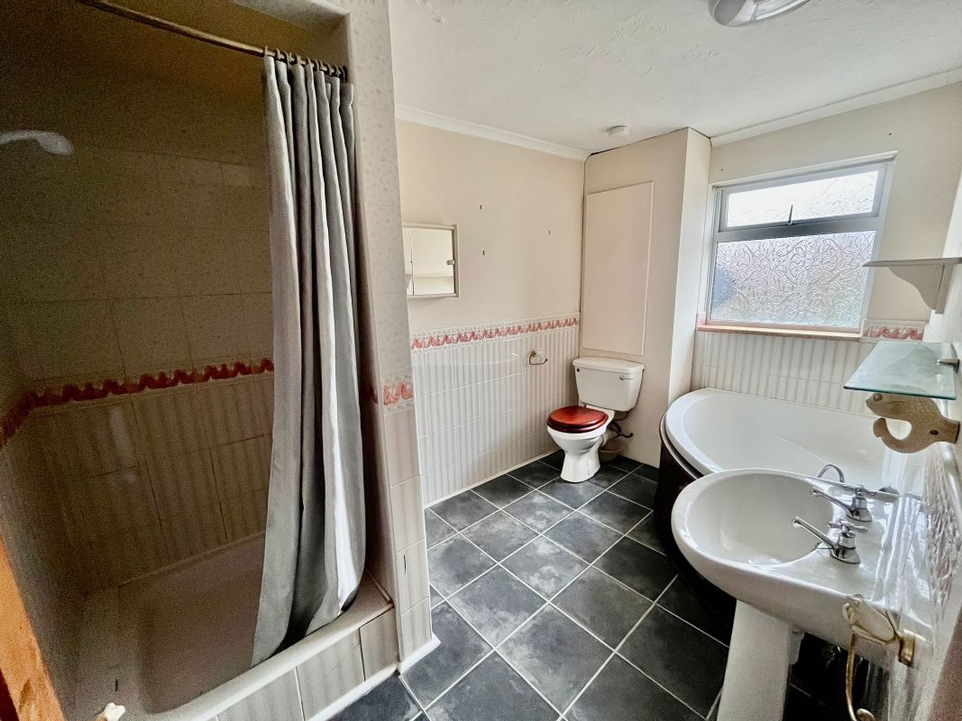 Carlton Road, Worksop, Nottinghamshire, S80 1PT - Online Auctions
