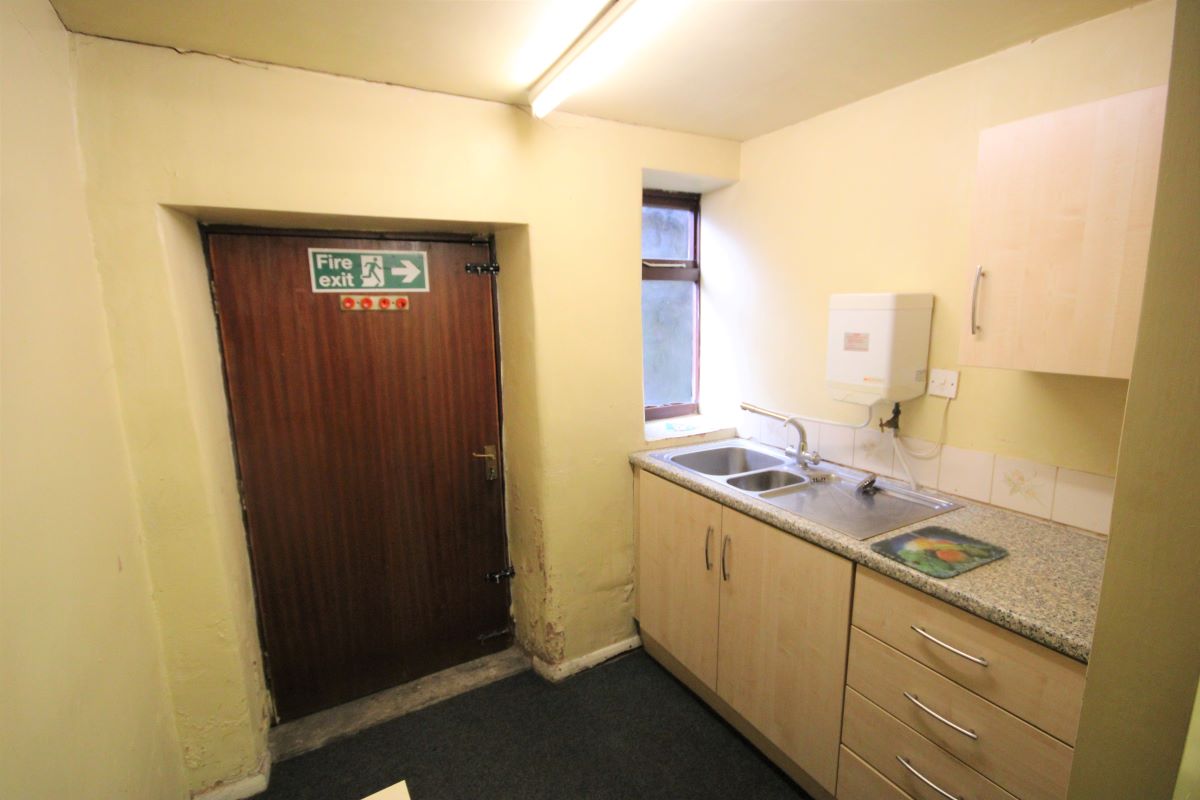 Worksop, Nottinghamshire, S80 1RH - Online Auctions
