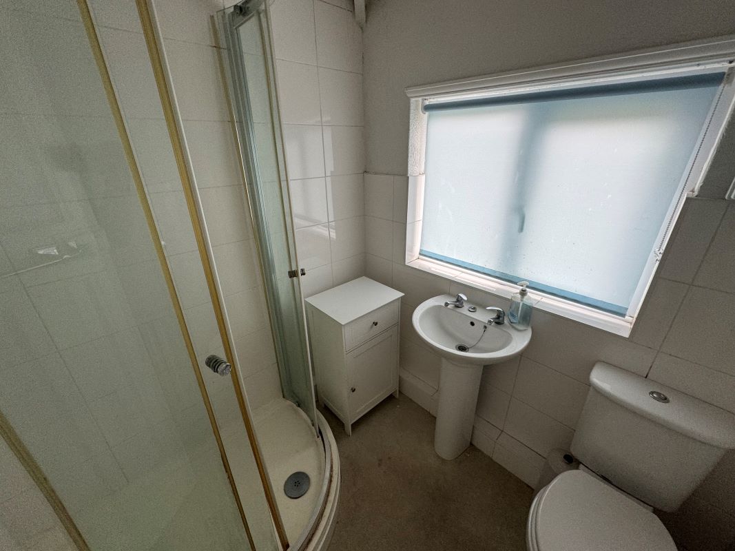 Beeston, Nottingham, Nottinghamshire, NG9 1GQ - Online Auctions