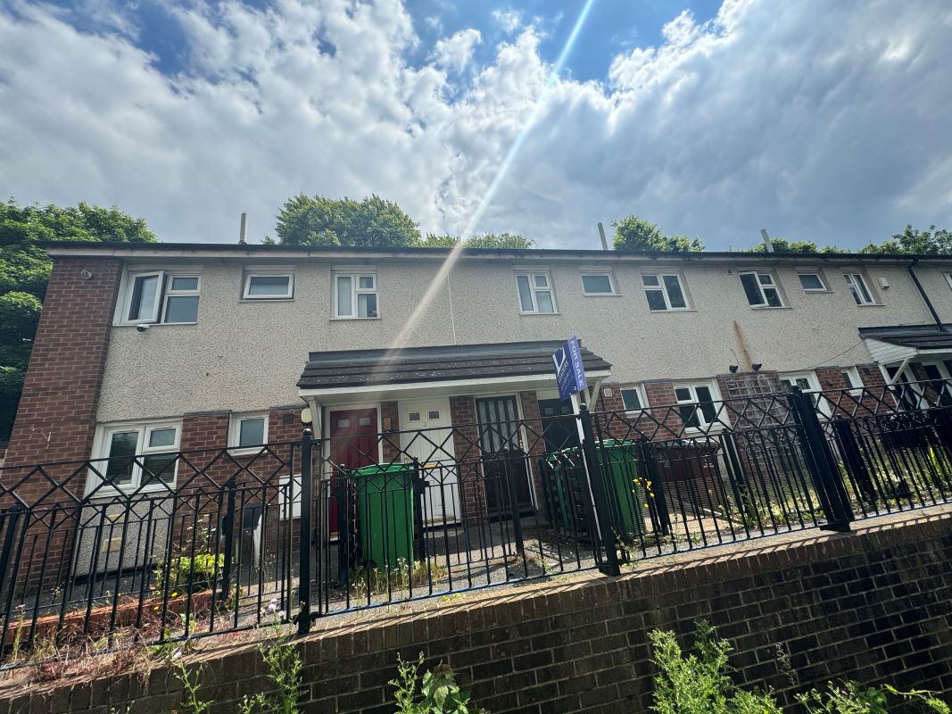 Nottingham, Nottinghamshire, NG3 3DJ - Online Auctions
