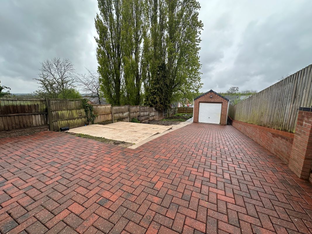 Spion Kop, Mansfield, Nottinghamshire, NG20 0BW - Online Auctions