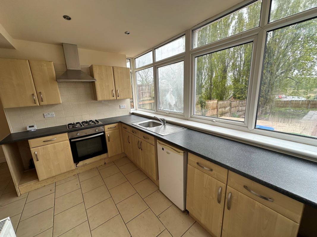 Spion Kop, Mansfield, Nottinghamshire, NG20 0BW - Online Auctions