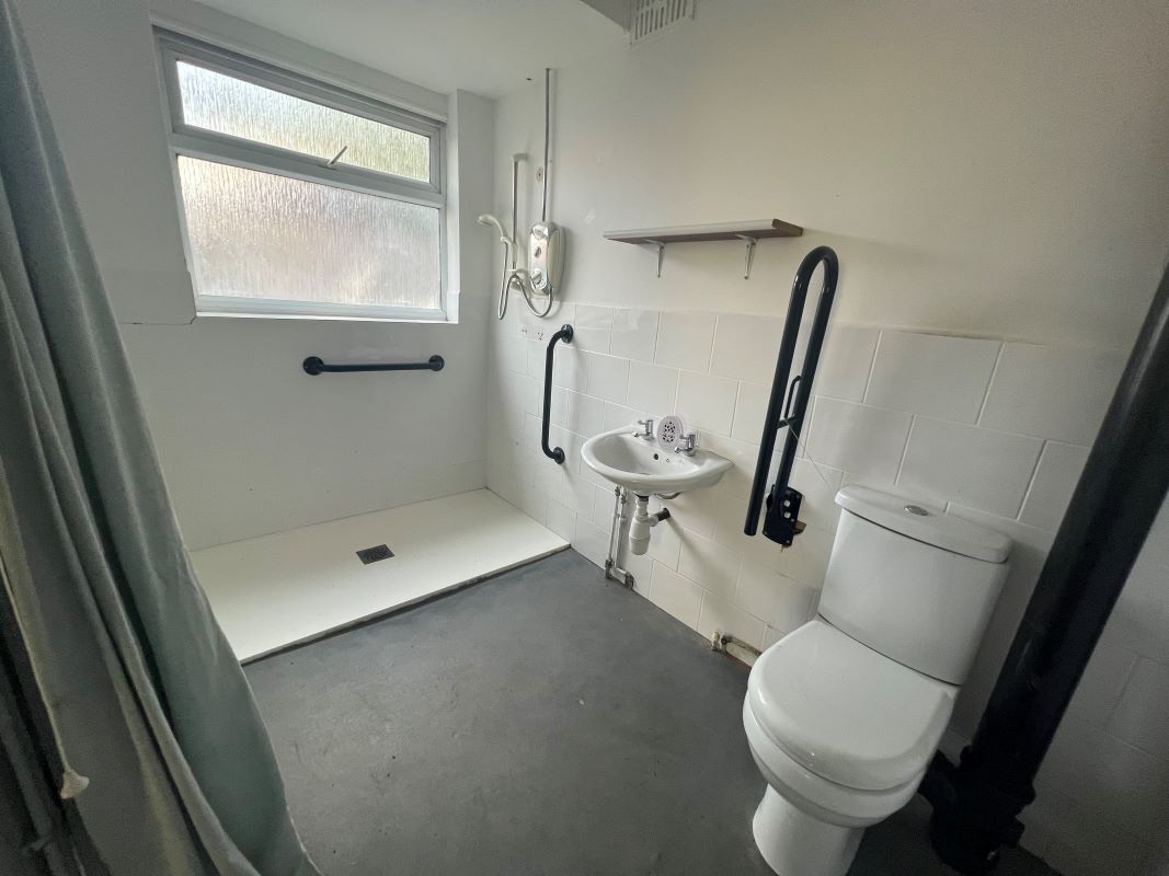 Gedling, Nottingham, Nottinghamshire, NG4 2QJ - Online Auctions