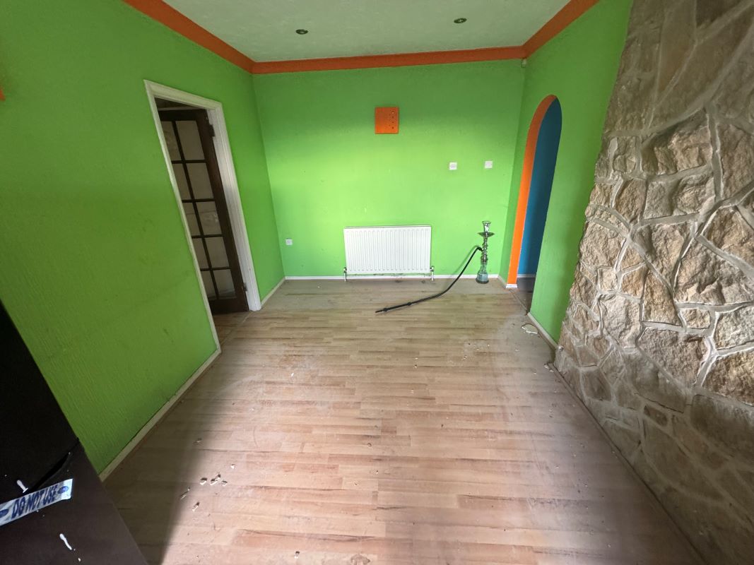 Worksop, Nottinghamshire, S81 0AZ - Online Auctions