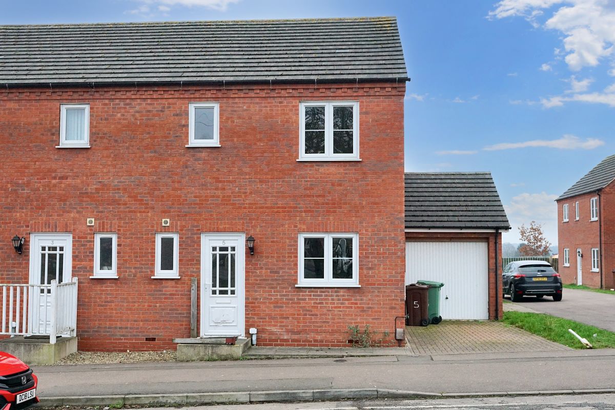 Nottingham, Nottinghamshire, NG8 3BF - Online Auctions