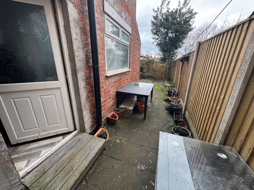 Mansfield, Nottinghamshire, NG18 5PN - Online Auctions