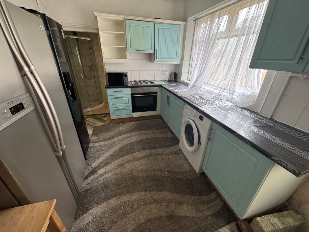 Mansfield, Nottinghamshire, NG18 5PN - Online Auctions