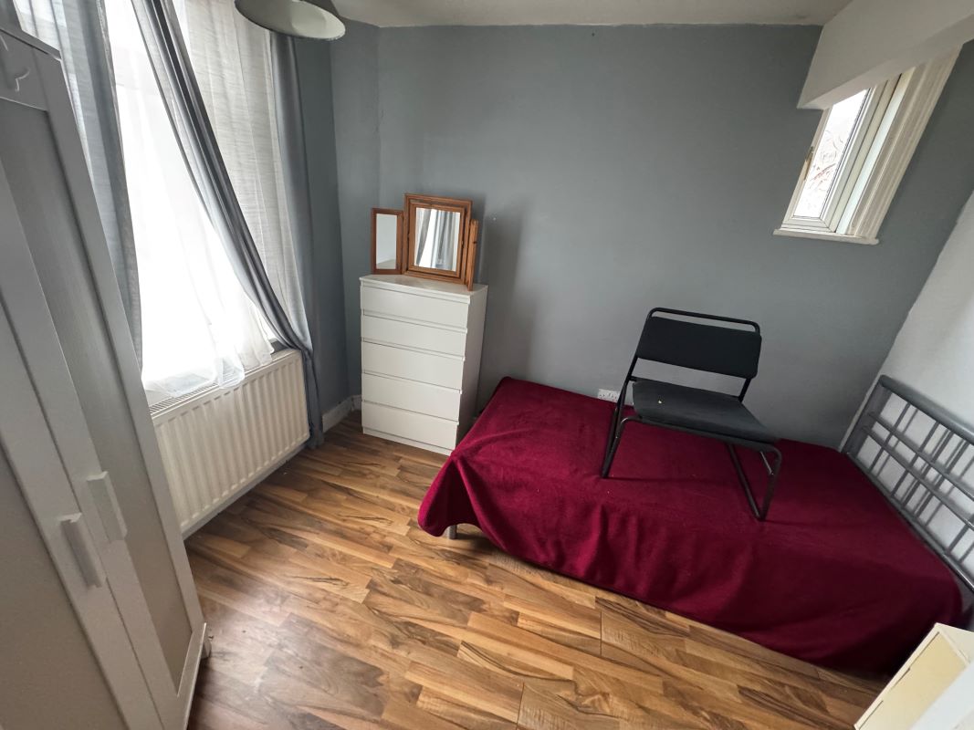 Mansfield, Nottinghamshire, NG18 5PN - Online Auctions