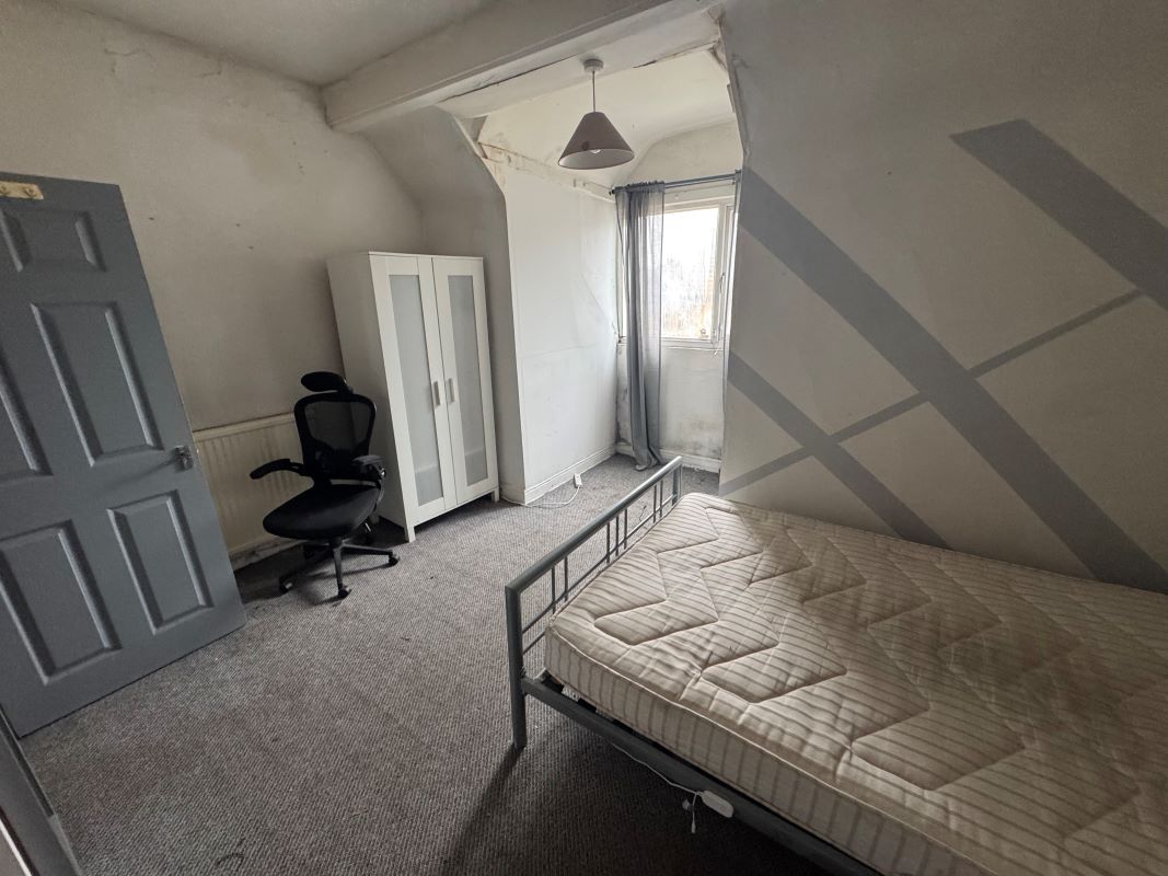 Mansfield, Nottinghamshire, NG18 5PN - Online Auctions