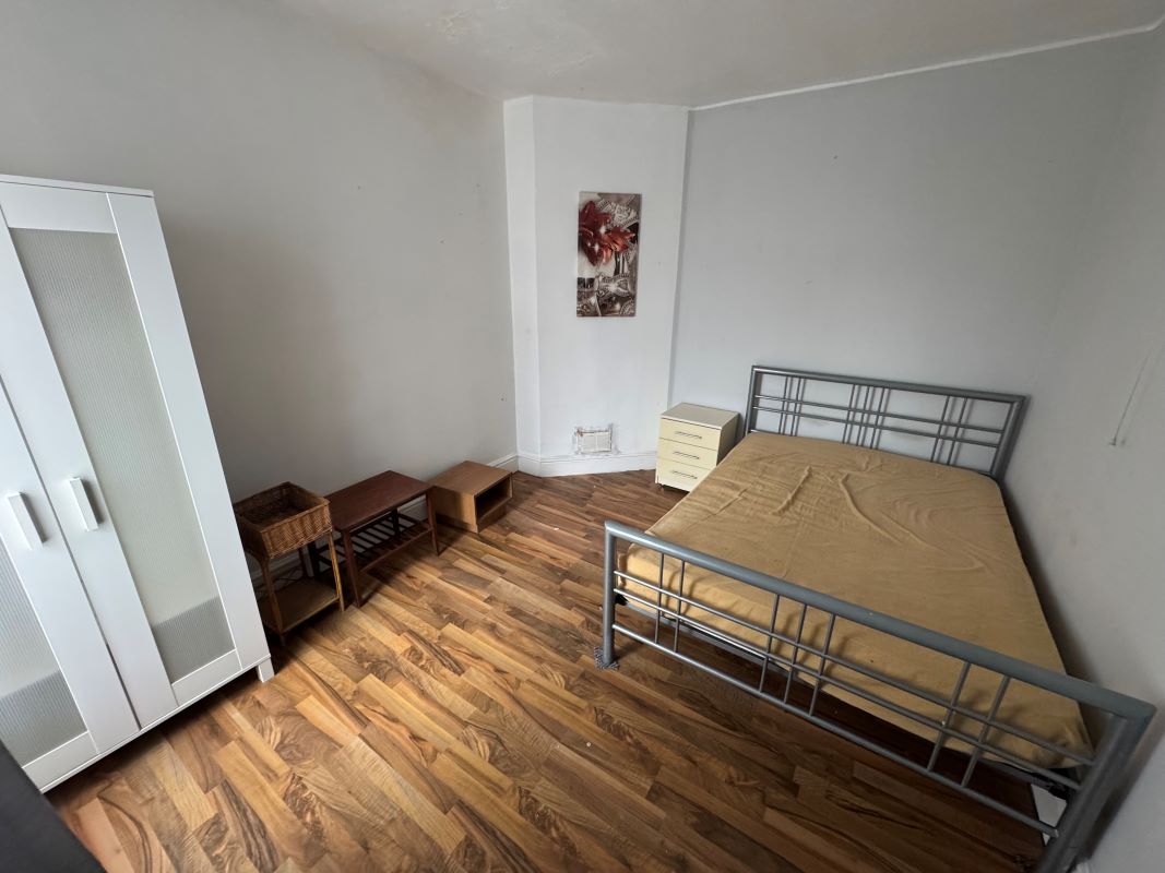 Mansfield, Nottinghamshire, NG18 5PN - Online Auctions