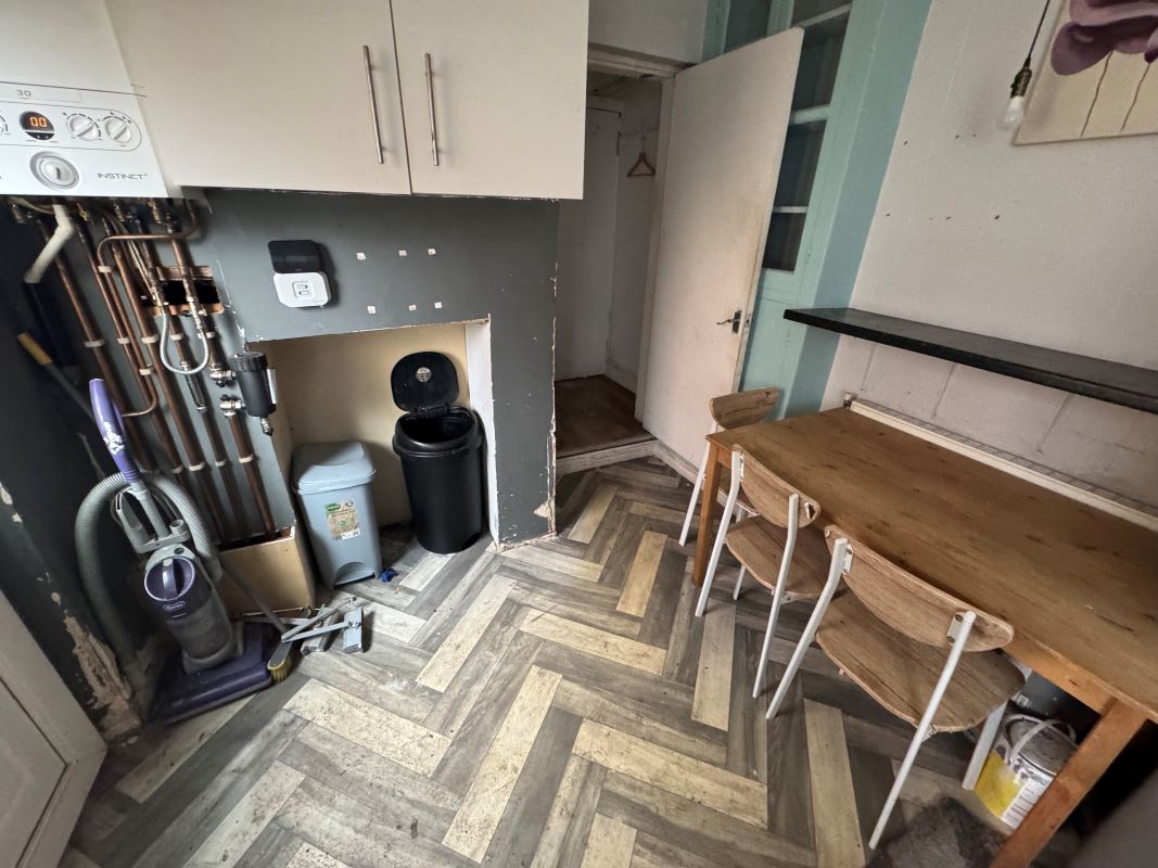 Mansfield, Nottinghamshire, NG18 5PN - Online Auctions