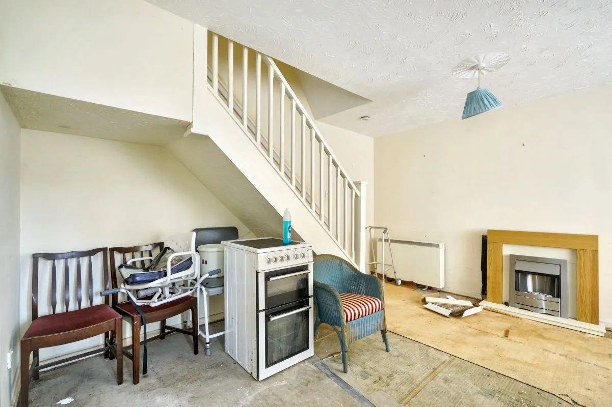Measham, Swadlincote, Derbyshire, DE12 7JX - Online Auctions