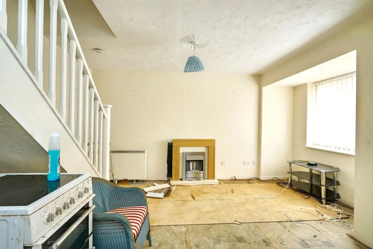 Measham, Swadlincote, Derbyshire, DE12 7JX - Online Auctions