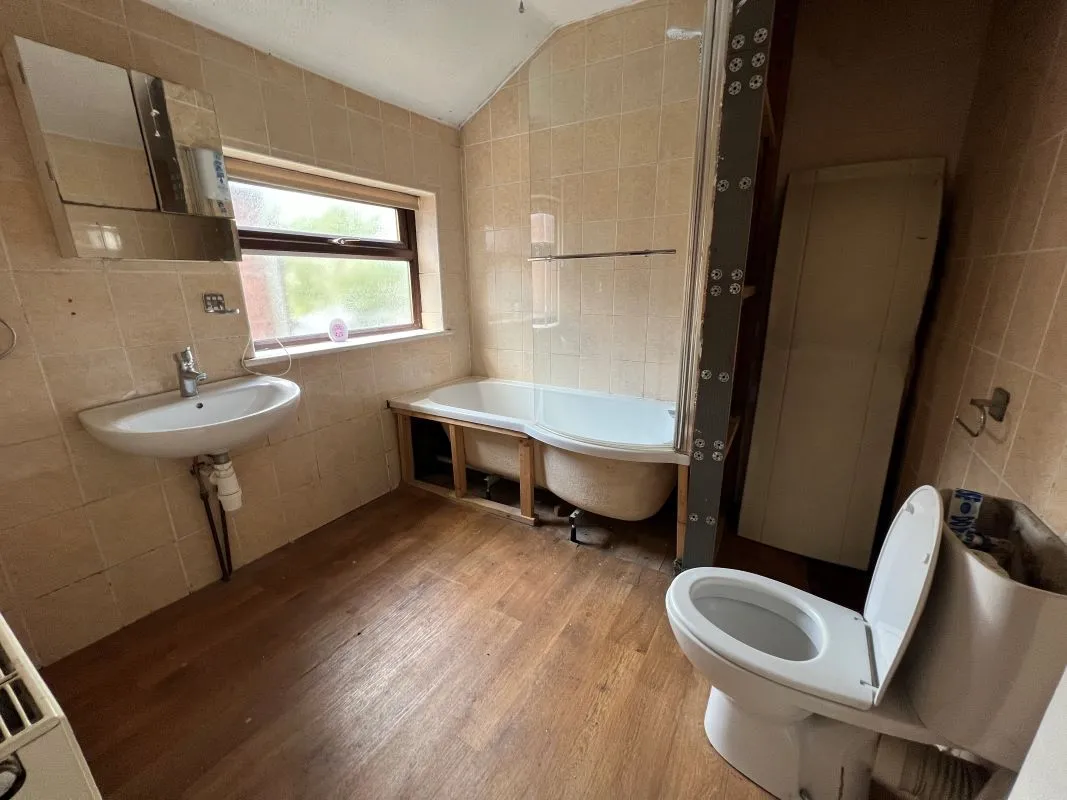 Ripley, Derbyshire, DE5 3ES - Online Auctions