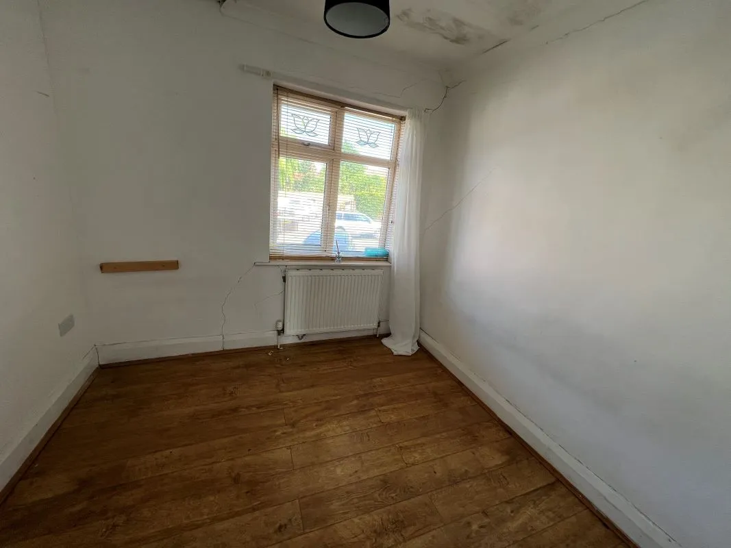 Swadlincote, Derbyshire, DE11 9BG - Online Auctions